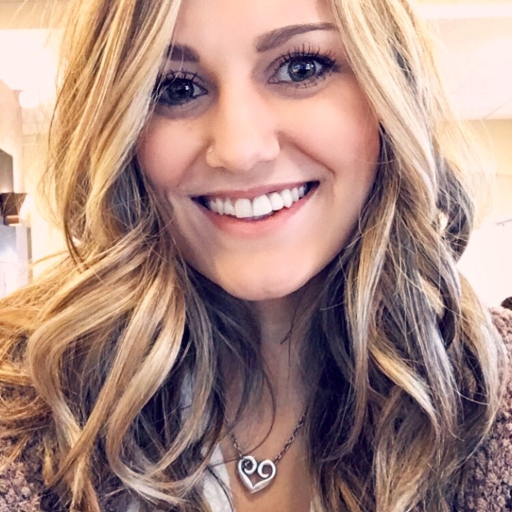Meet your Posher, Macayla